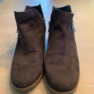 Universal Thread Booties zippers both sides Sz 10